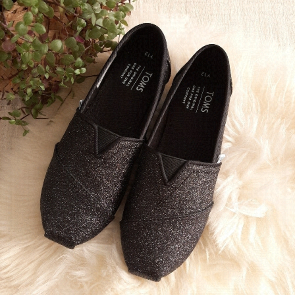 𝅺Toms Alpargatas Black Sparkly Slip on shoes size Y12